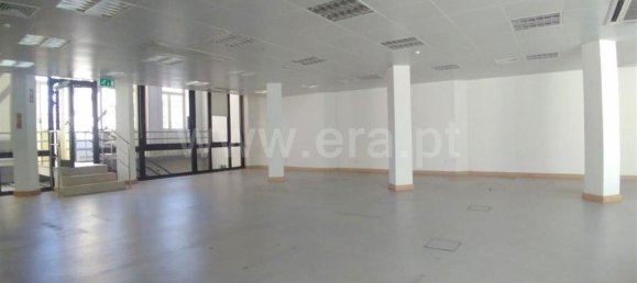 1225m² Building in Vila Real, Portugal No. 70790 7