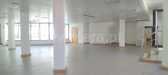 1225m² Building in Vila Real, Portugal No. 70790 8