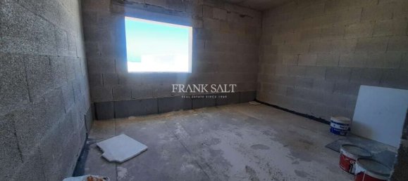 2 bedrooms Penthouse in Marsalforn, Malta No. 671 8