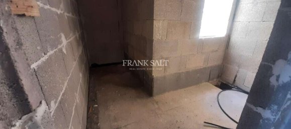 2 bedrooms Penthouse in Marsalforn, Malta No. 671 16