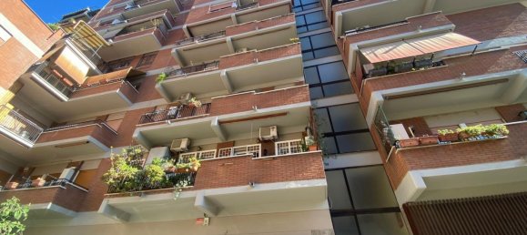 Apartamento de 2 dormitorios en Rome, Italy No. 374487 2