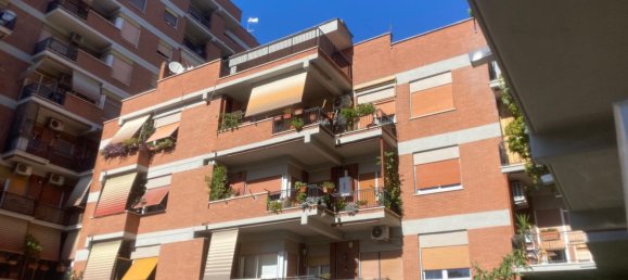 Apartamento de 2 dormitorios en Rome, Italy No. 374487 3