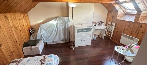 3 bedrooms House in Evry, France No. 181304 7