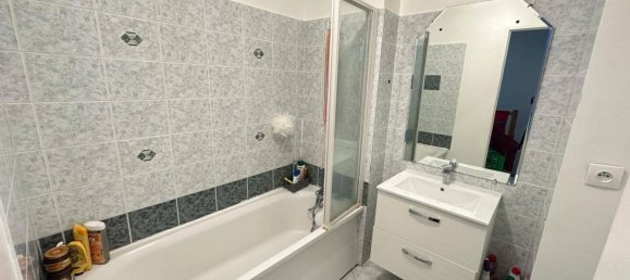 3 bedrooms House in Evry, France No. 181304 6