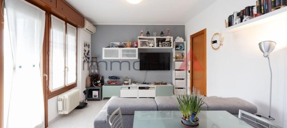 2 rooms Apartment in Monza, Italy No. 40871 3