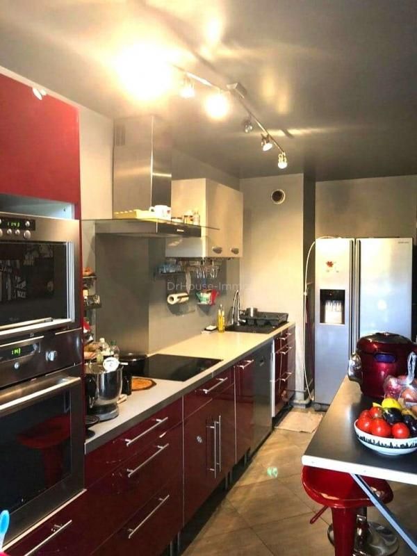 2 bedrooms Apartment in Les Mureaux, France No. 181364