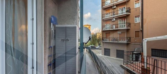 3-salle Appartement à Monza, Italy No. 26298 36