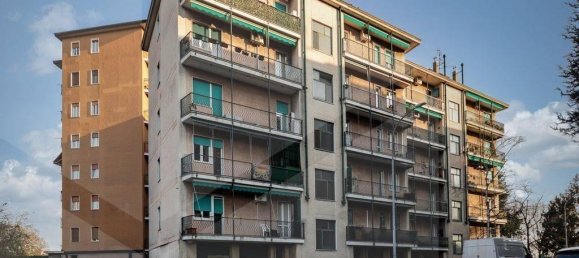 3-salle Appartement à Monza, Italy No. 26298 48