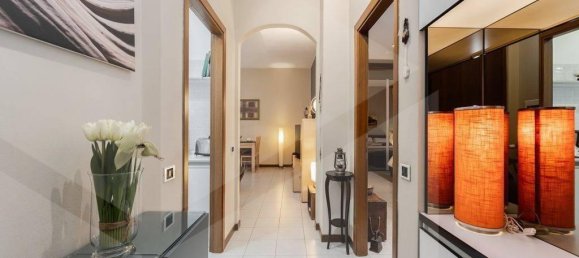 3-salle Appartement à Monza, Italy No. 26298 3