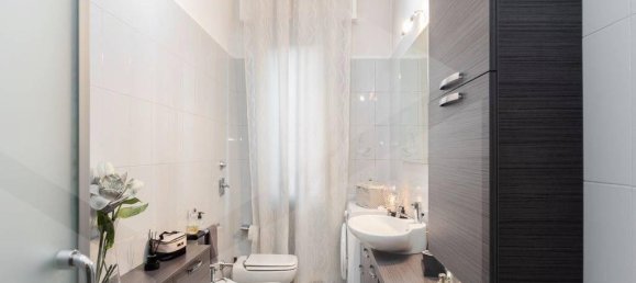 3-salle Appartement à Monza, Italy No. 26298 27