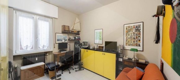 3-salle Appartement à Monza, Italy No. 26298 14