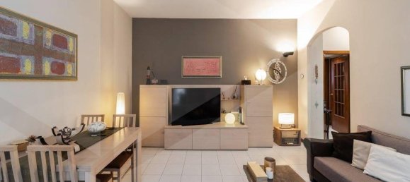 3-salle Appartement à Monza, Italy No. 26298 4