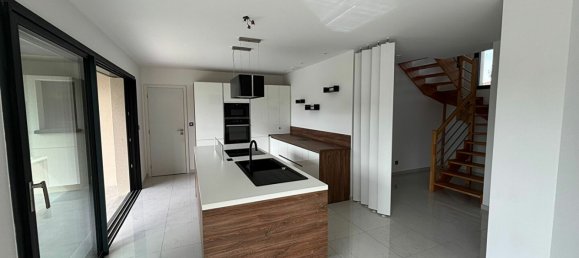 5 bedrooms House in Ain, France No. 362101 7