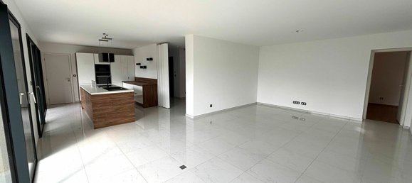 5 bedrooms House in Ain, France No. 362101 8