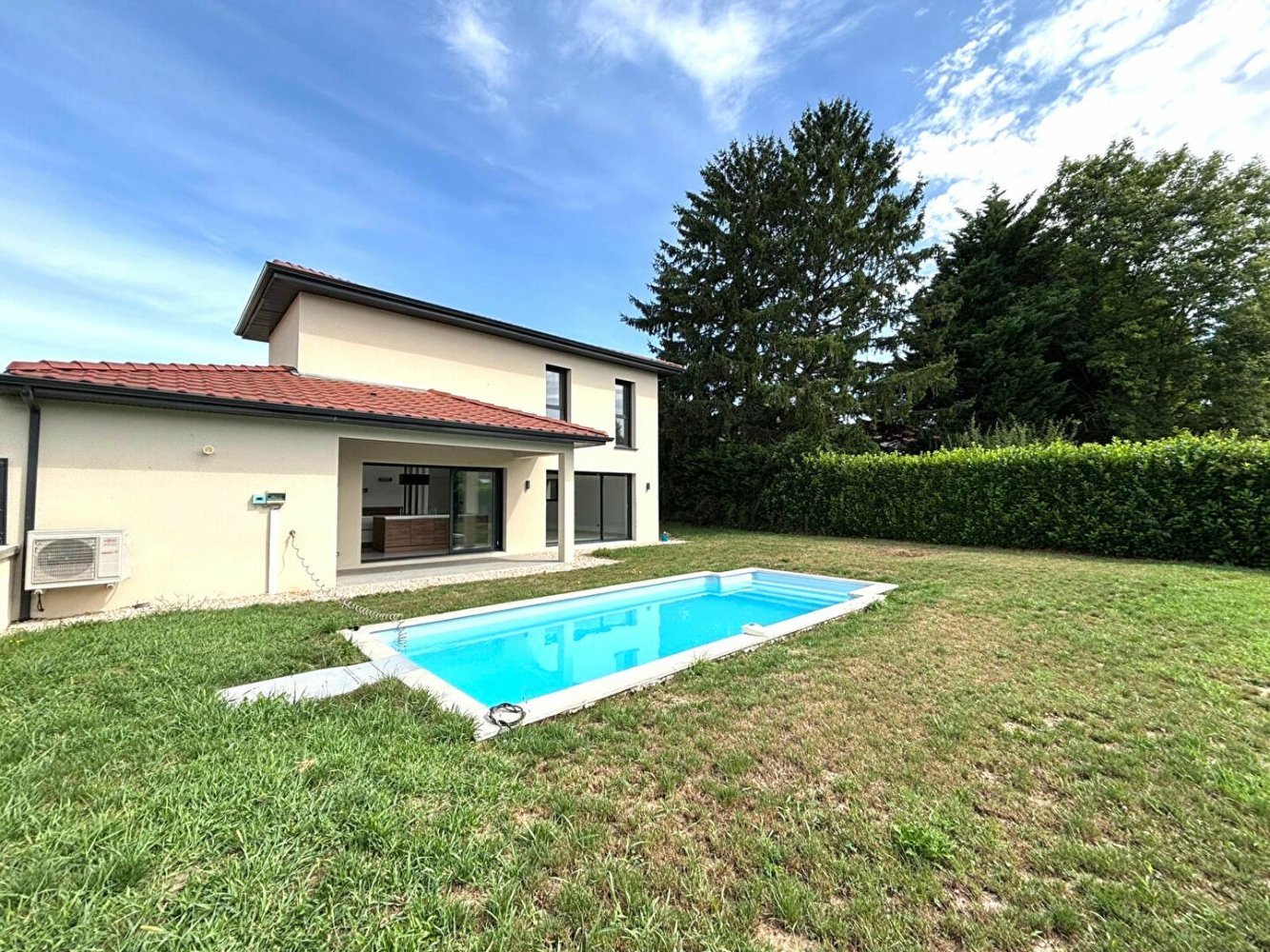 5 bedrooms House in Ain, France No. 362101