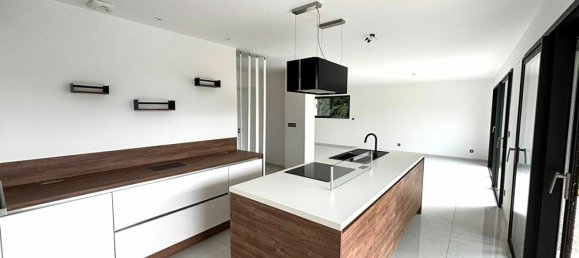 5 bedrooms House in Ain, France No. 362101 6