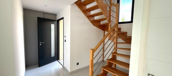 5 bedrooms House in Ain, France No. 362101 10