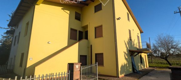 18 rooms House in Castiglione del Lago, Italy No. 50514 38