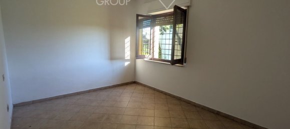 18 rooms House in Castiglione del Lago, Italy No. 50514 8