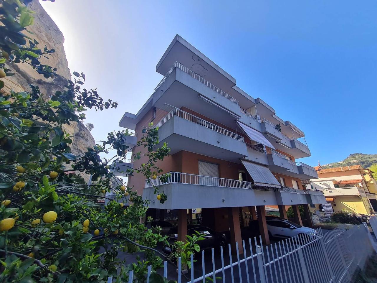4 rooms Apartment in Ventimiglia, Italy No. 18116