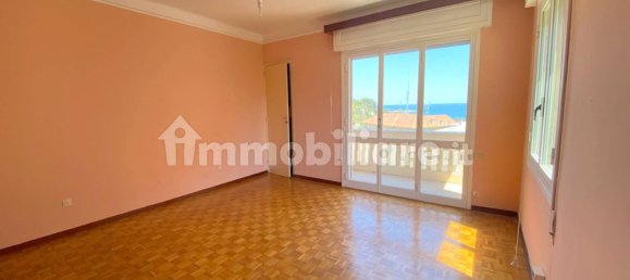 2 Schlafzimmer Wohnung in Imperia, Italy, Nr. 180827 2