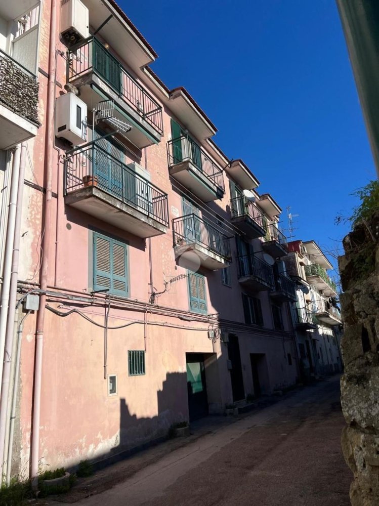 2 rooms Apartment in Naples, Italy No. 279610