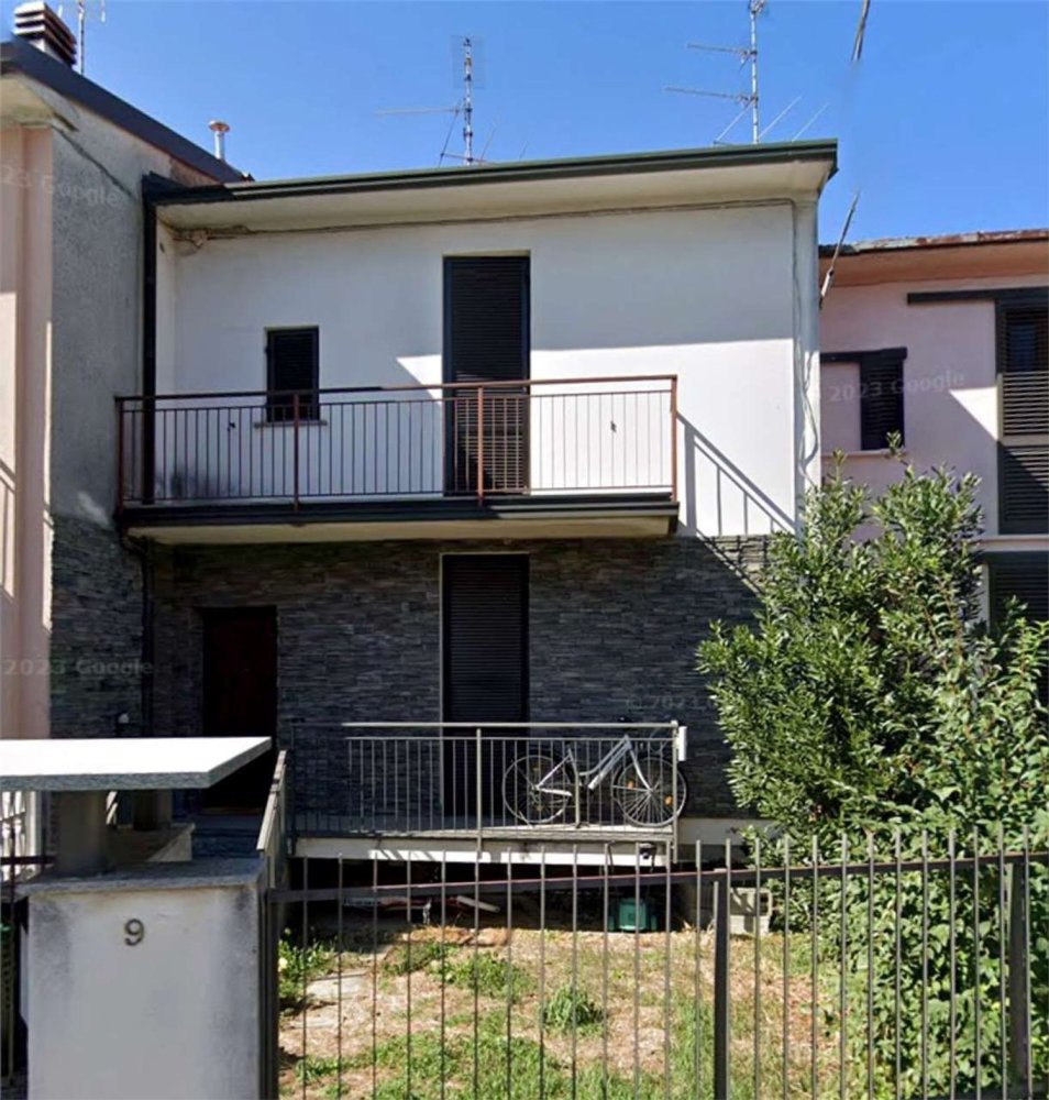 3 rooms Apartment in Fagnano Olona, Italy No. 8923