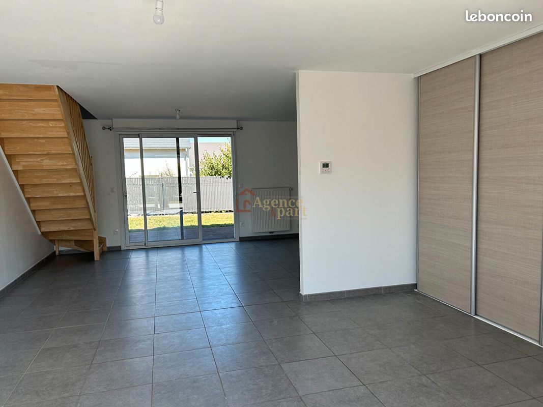 3 bedrooms House in Calvados, France No. 357579