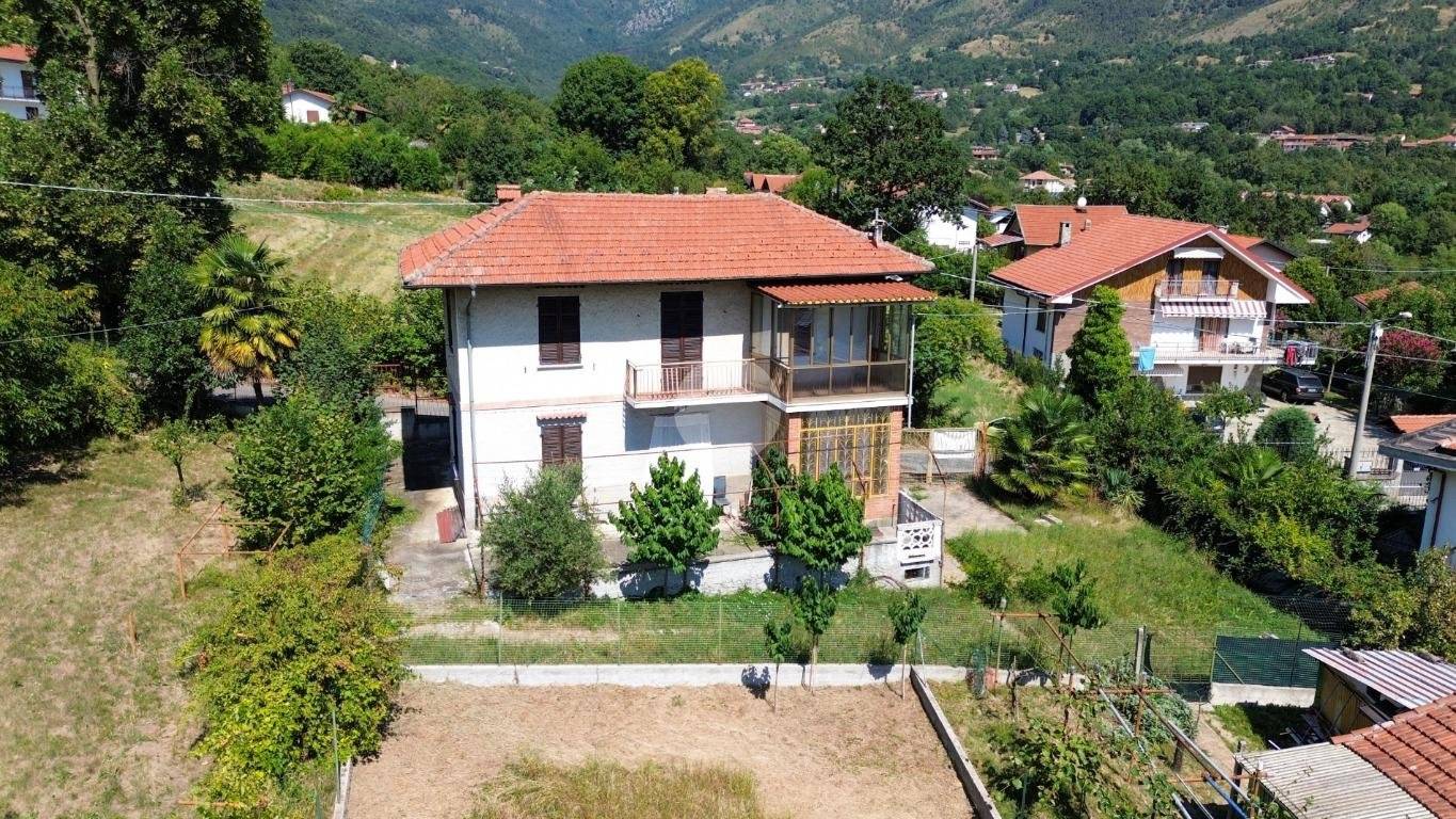 2 bedrooms House in Val della Torre, Italy No. 294030