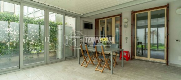 Квартира с 2 комнатами в Милан, Италия № 242734 13