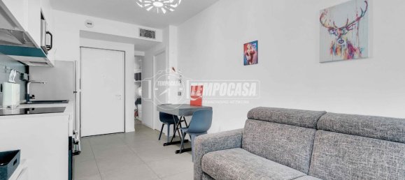 Квартира с 2 комнатами в Милан, Италия № 242734 3