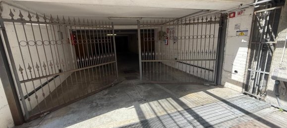 Garage à Genoa, Italy 18m² No. 264902 2