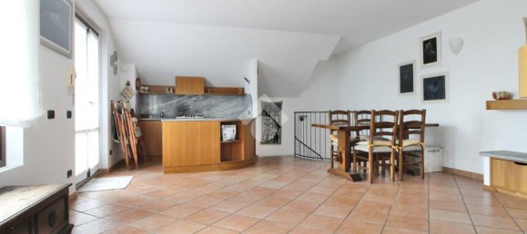 2 غرف نوم شقة في Mariano Comense, Italy رقم 282517 23