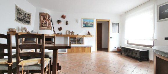 2 غرف نوم شقة في Mariano Comense, Italy رقم 282517 22