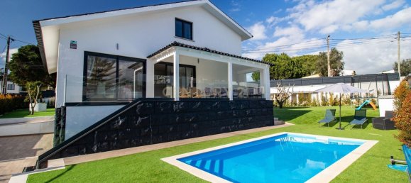 5 Schlafzimmer Villa in Rio de Mouro, Portugal, Nr. 40064 4