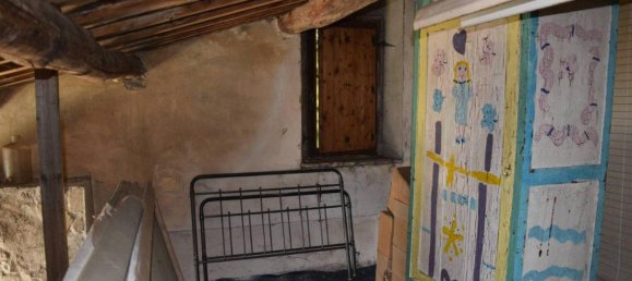 Дом с 6 комнатами в Майоло, Италия № 118345 8