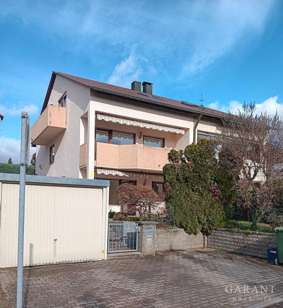 3 bedrooms Townhouse in Baden-Wurttemberg, Germany No. 5963