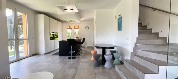 3 bedrooms Villa in Olgiate Olona, Italy No. 374197 2