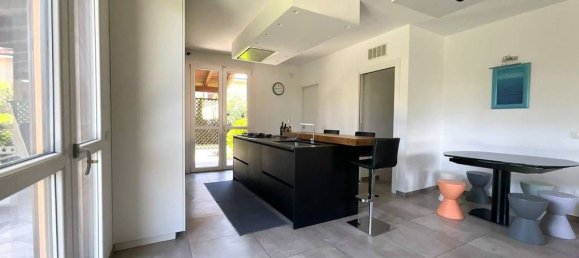 3 bedrooms Villa in Olgiate Olona, Italy No. 374197 16