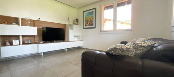 3 bedrooms Villa in Olgiate Olona, Italy No. 374197 6