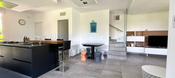 3 bedrooms Villa in Olgiate Olona, Italy No. 374197 13