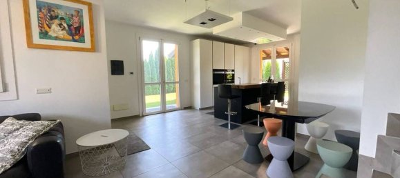 3 bedrooms Villa in Olgiate Olona, Italy No. 374197 9