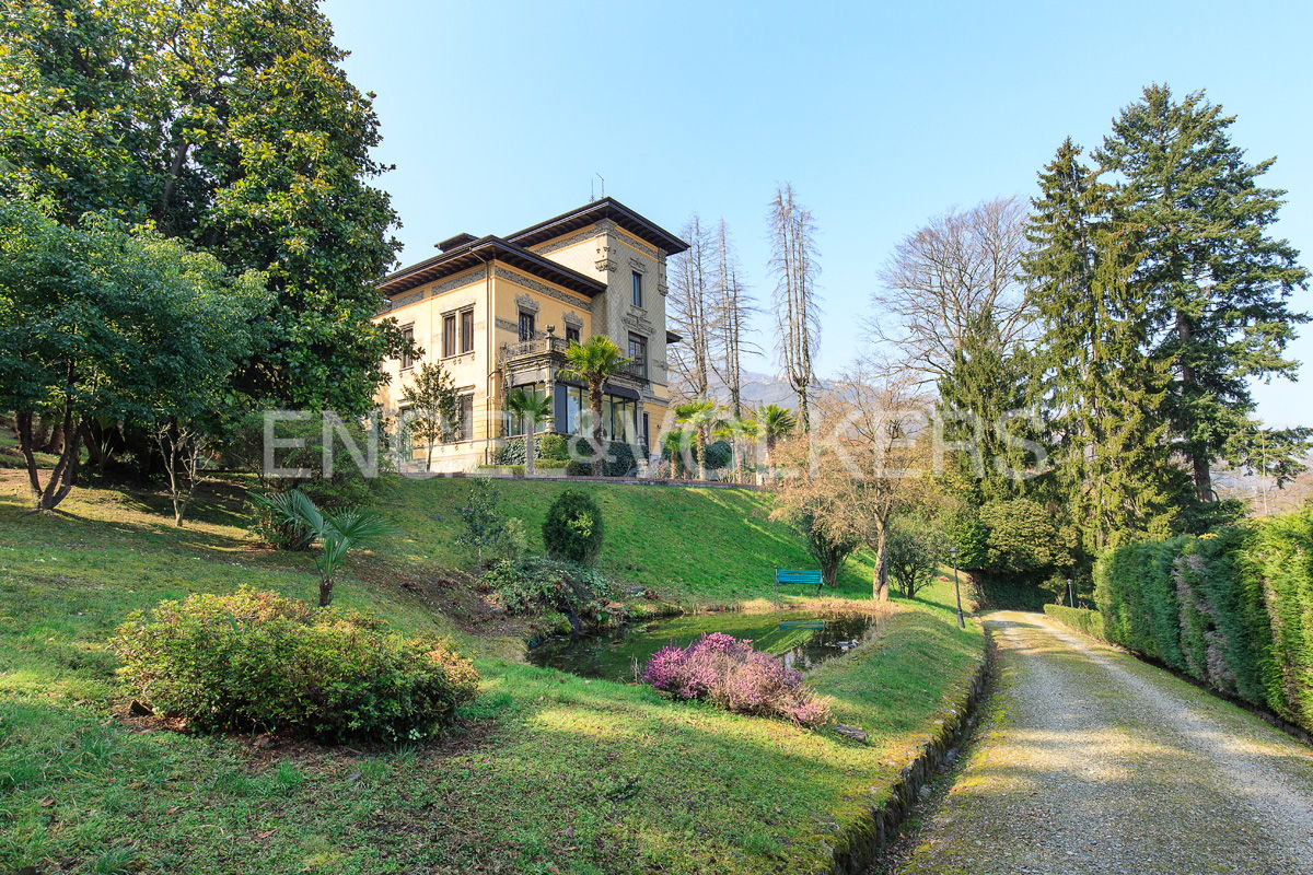 5 غرف نوم فيلا في Stresa, Italy رقم 127896