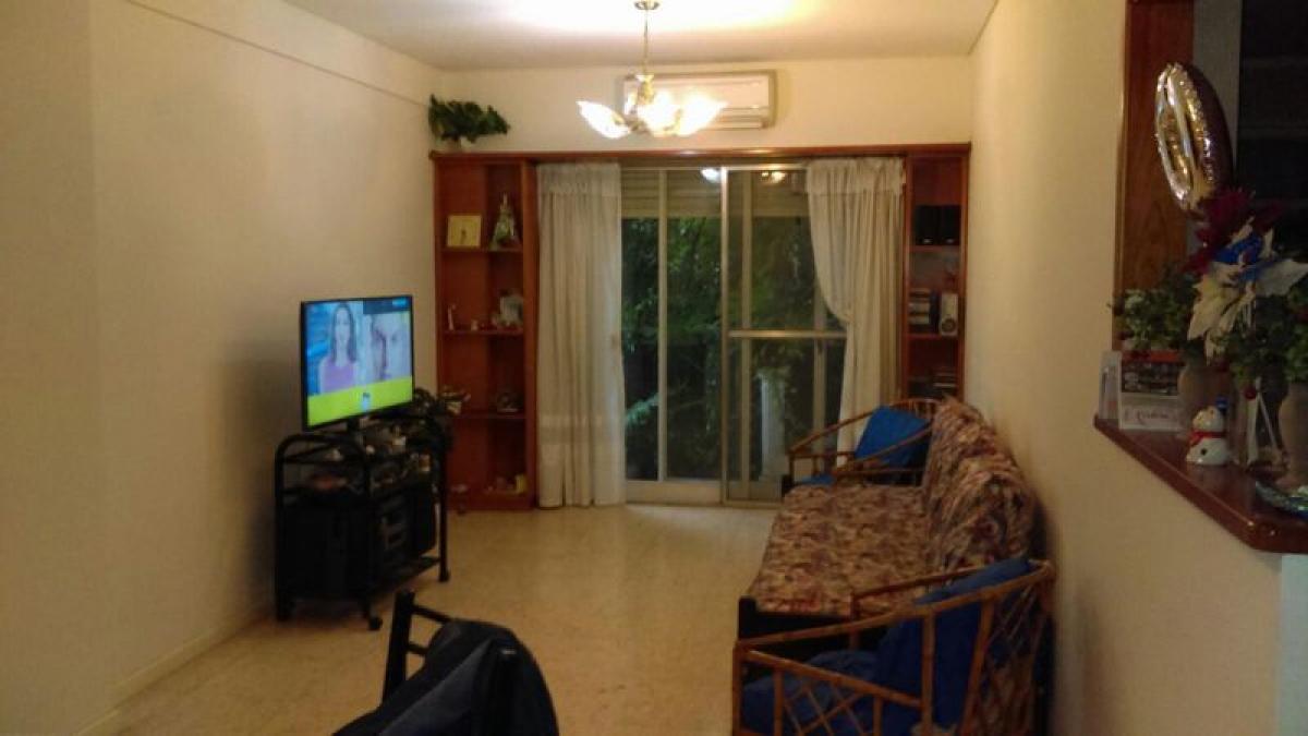 Apartamento de 2 dormitorios en Buenos Aires, Argentina No. 67843
