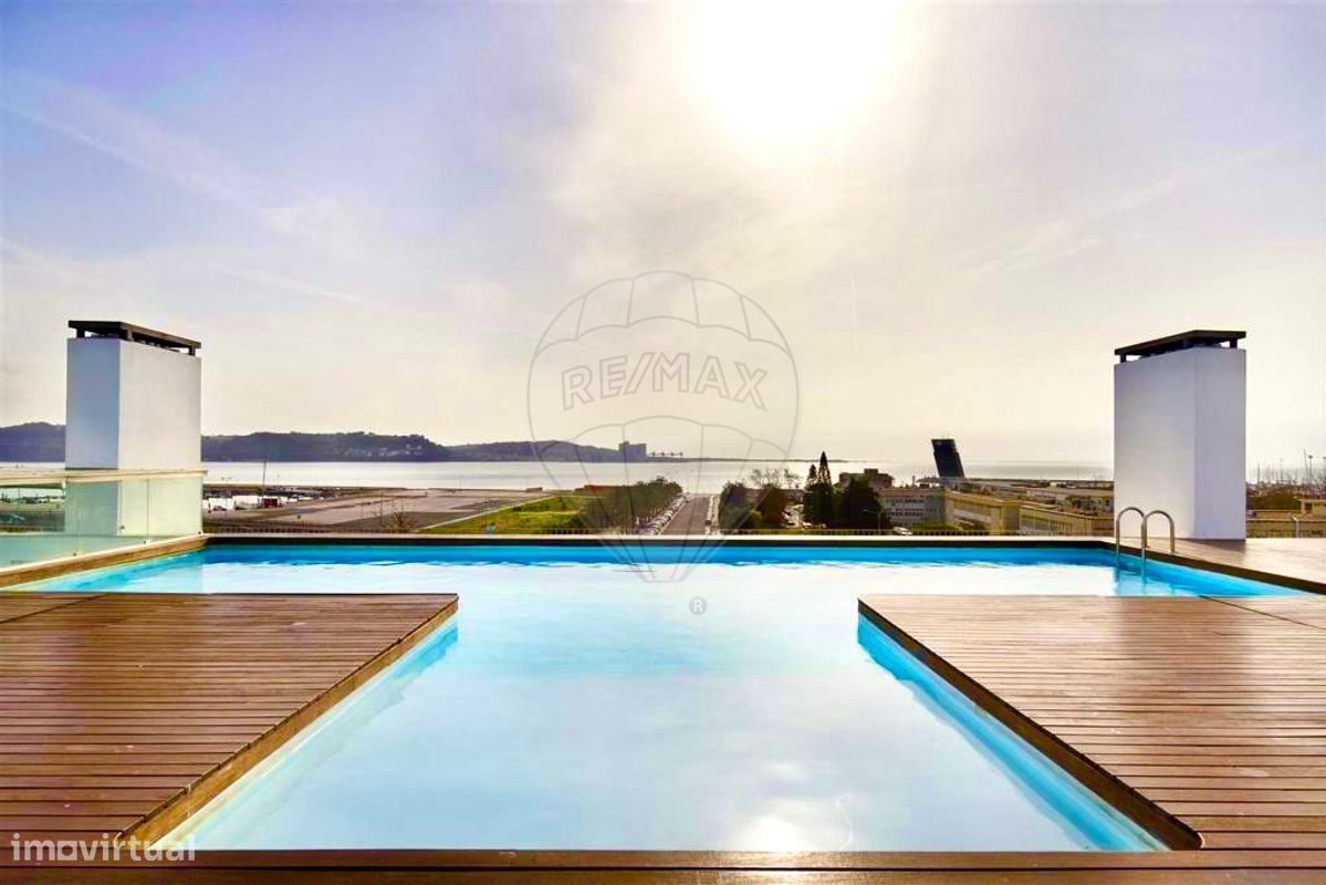 3 bedrooms Apartment in Oeiras, Portugal No. 94428