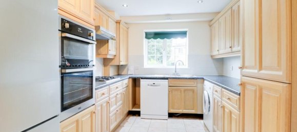 3 bedrooms House in London, United Kingdom No. 13428 4