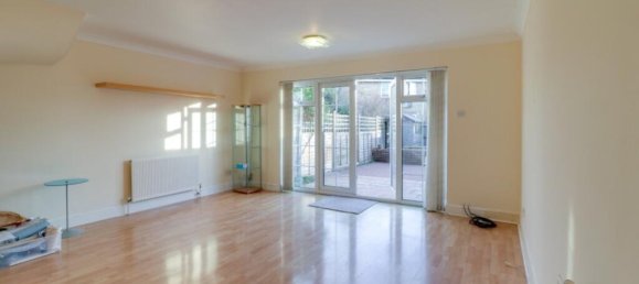 3 bedrooms House in London, United Kingdom No. 13428 3