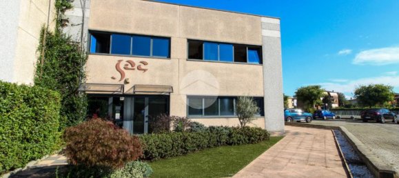 10 rooms Office in Cornegliano Laudense, Italy No. 65289 26