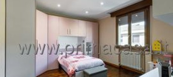 Дом с 5 комнатами в Карпи, Италия № 75376 8