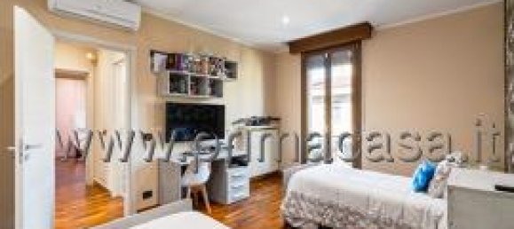 Дом с 5 комнатами в Карпи, Италия № 75376 10